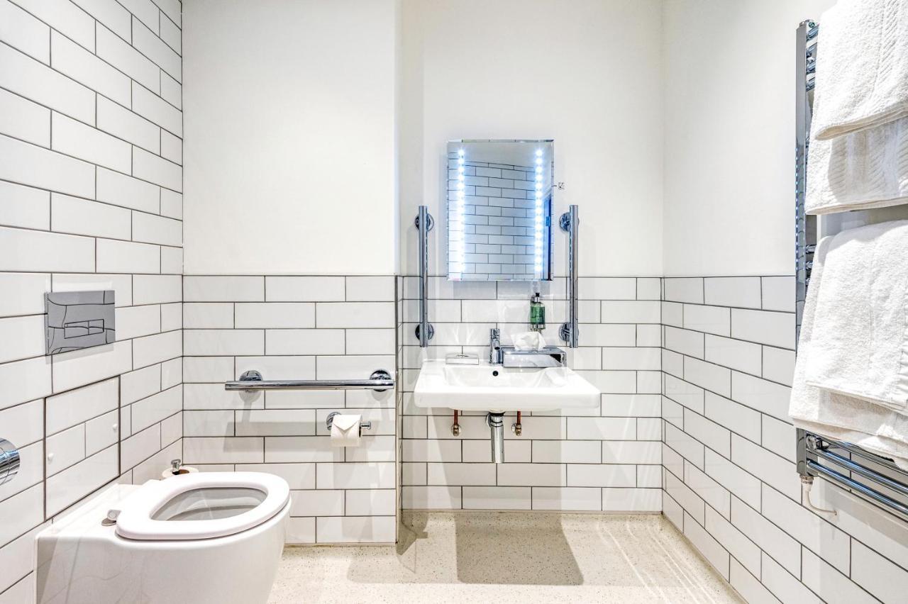 The Wheatsheaf By Innkeeper'S Collection Woking Esterno foto