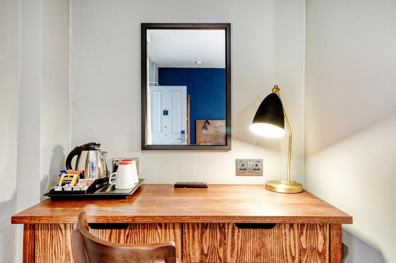 The Wheatsheaf By Innkeeper'S Collection Woking Esterno foto