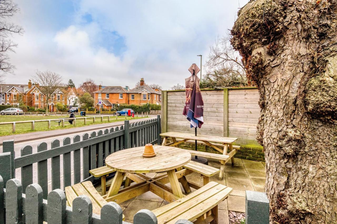 The Wheatsheaf By Innkeeper'S Collection Woking Esterno foto